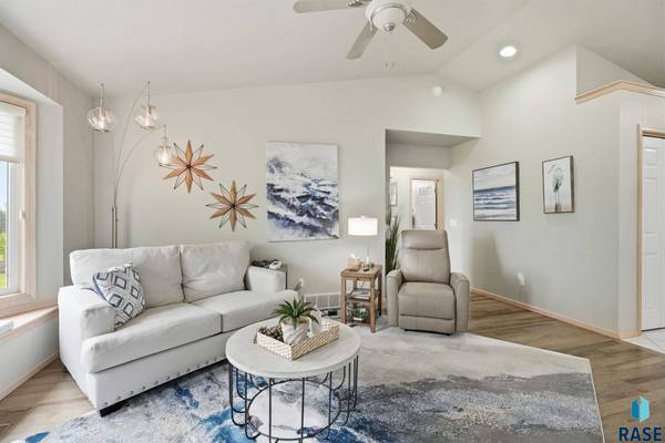 704 N Dubuque Ave, Sioux Falls, SD 57110