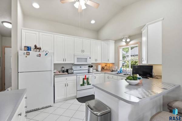 704 N Dubuque Ave, Sioux Falls, SD 57110
