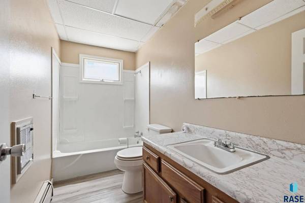 511 -517 Main St S, Lennox, SD 57039