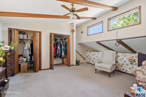 511 -517 Main St S, Lennox, SD 57039