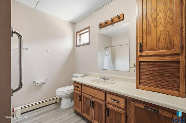 511 -517 Main St S, Lennox, SD 57039