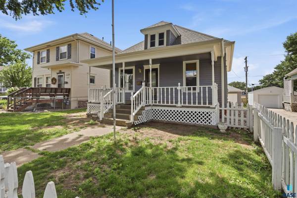1121 S Dakota Ave