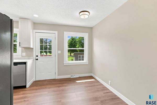 249 N Meyer Ln, Sioux Falls, SD 57103