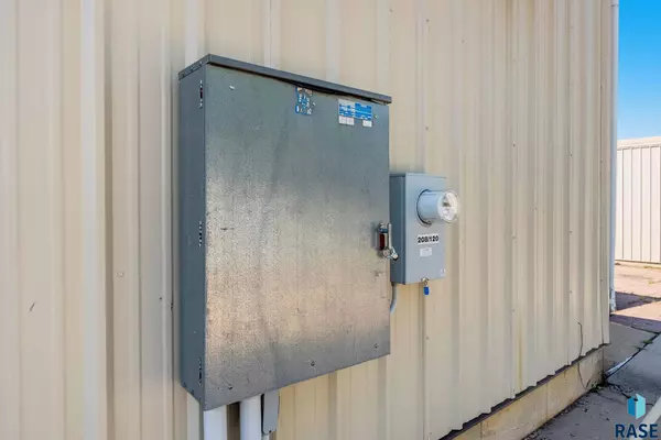 604 S Charlotte Ave, Sioux Falls, SD 57103