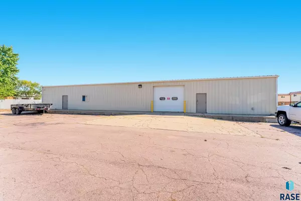 604 S Charlotte Ave, Sioux Falls, SD 57103