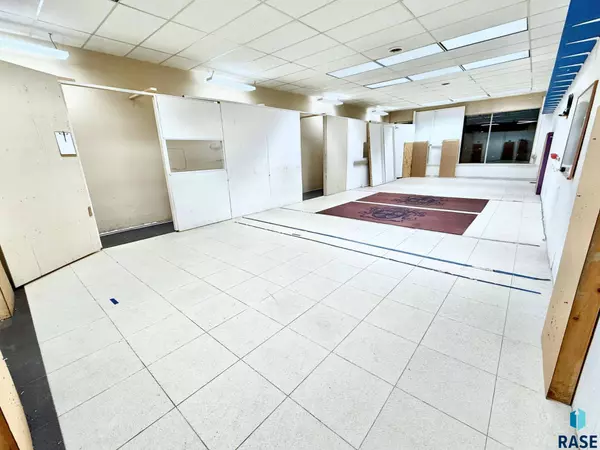 105 S Main Ave, Hartford, SD 57033-2022