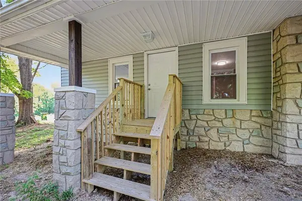 4534 Rocklane DR, Walkertown, NC 27051