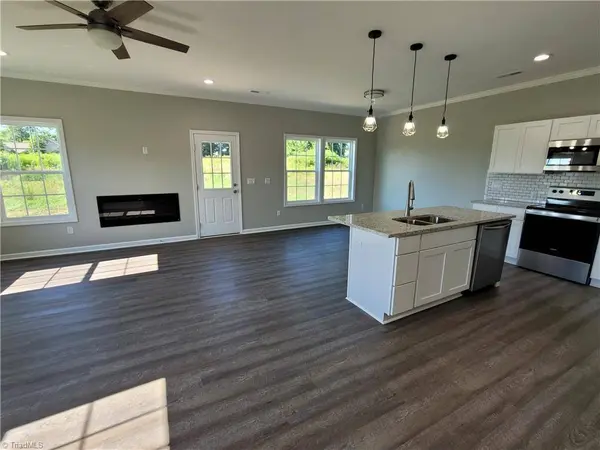 462 Everidge RD, Winston-salem, NC 27103