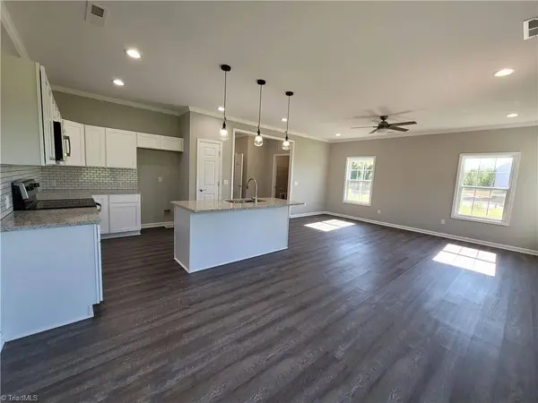 462 Everidge RD, Winston-salem, NC 27103