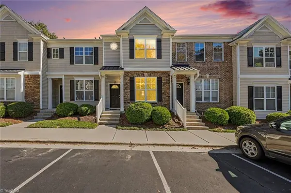 45 Ledgerstone LN, Greensboro, NC 27407