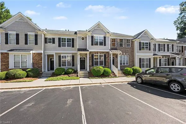 45 Ledgerstone LN, Greensboro, NC 27407