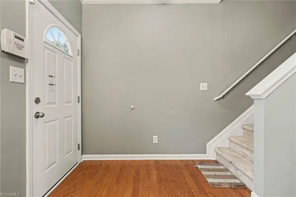 45 Ledgerstone LN, Greensboro, NC 27407