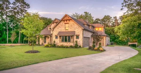 feature image of Selling an Older Home in Boise: Why Vintage Houses Are Moving Fast in 2026