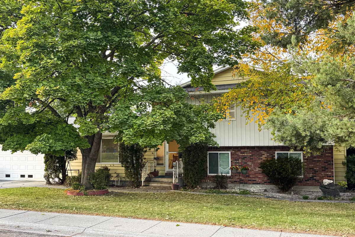 10694 W Seneca Dr, Boise, ID 83709-3939