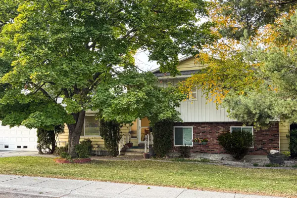 10694 W Seneca Dr, Boise, ID 83709-3939