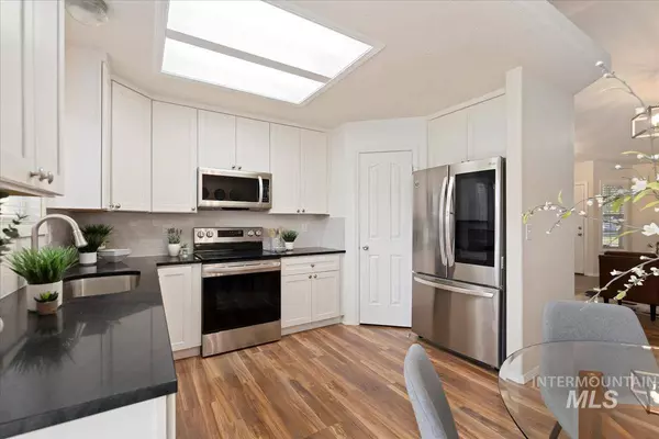 13349 Foxfire Ct, Boise, ID 83713