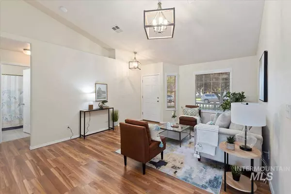 13349 Foxfire Ct, Boise, ID 83713