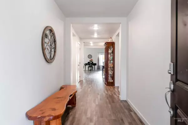 3079 N Greengate Way, Star, ID 83669