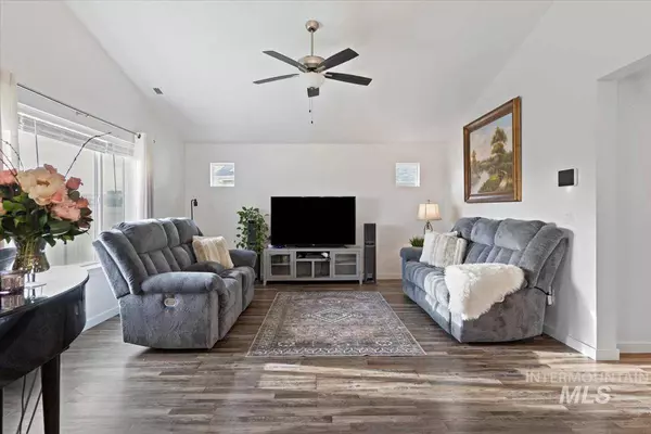 3079 N Greengate Way, Star, ID 83669