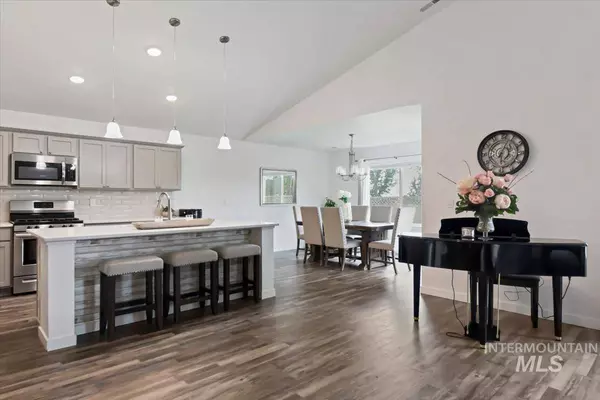 3079 N Greengate Way, Star, ID 83669