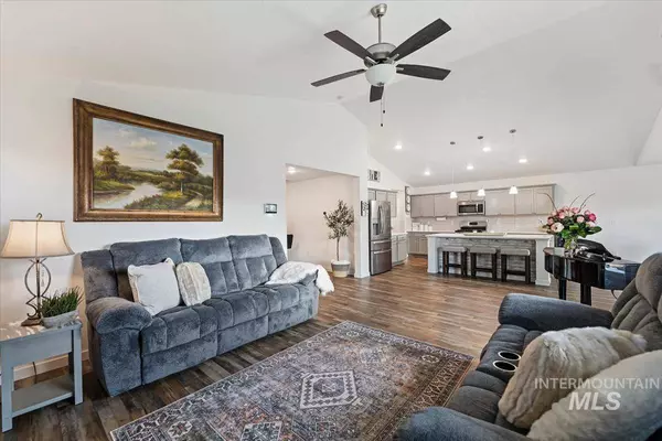 3079 N Greengate Way, Star, ID 83669