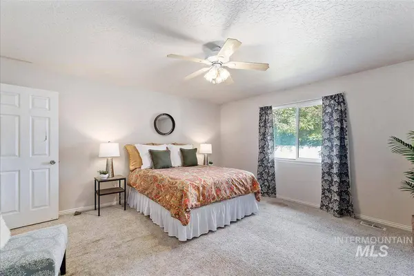 710 W Wildrye Ct, Nampa, ID 83686