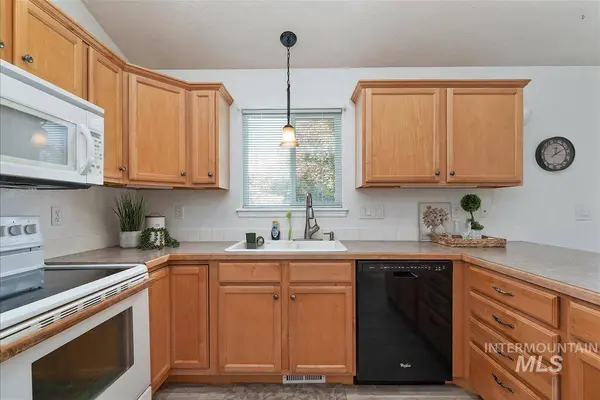 710 W Wildrye Ct, Nampa, ID 83686