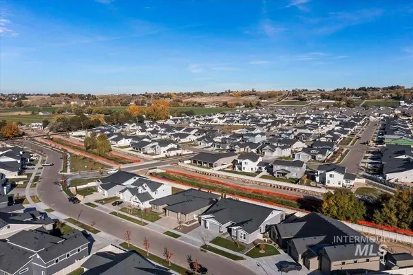 12464 W Wild Thistle Dr, Star, ID 83669