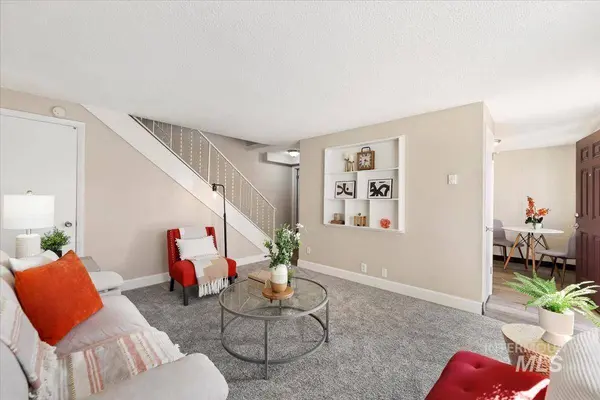 952 S Curtis Rd, Boise, ID 83705