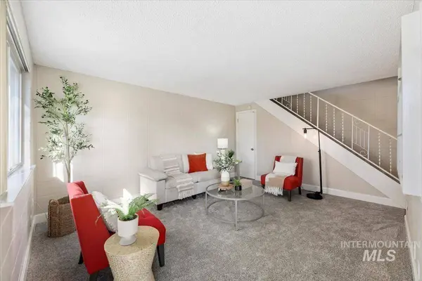 952 S Curtis Rd, Boise, ID 83705