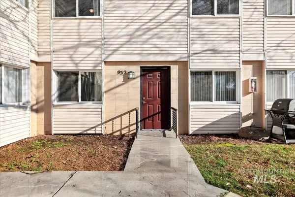 952 S Curtis Rd, Boise, ID 83705