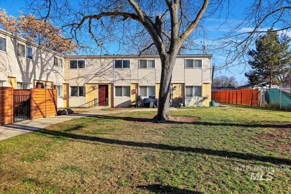 952 S Curtis Rd, Boise, ID 83705