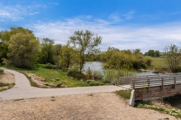 1727 N Vinifera Pl, Kuna, ID 83634-5040