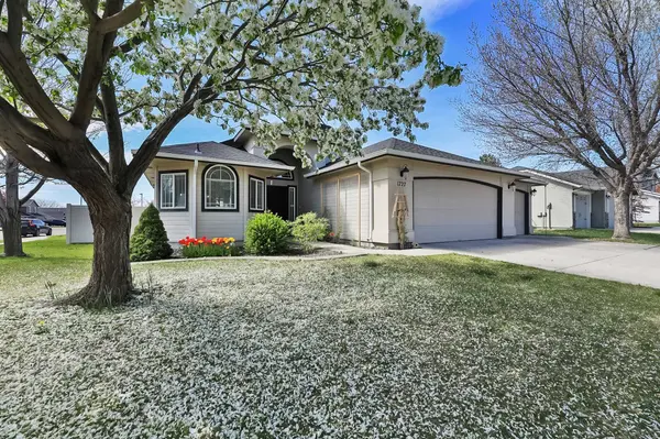 1727 N Vinifera Pl, Kuna, ID 83634-5040