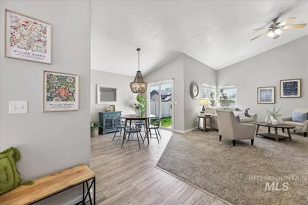 1727 N Vinifera Place, Kuna, ID 83634