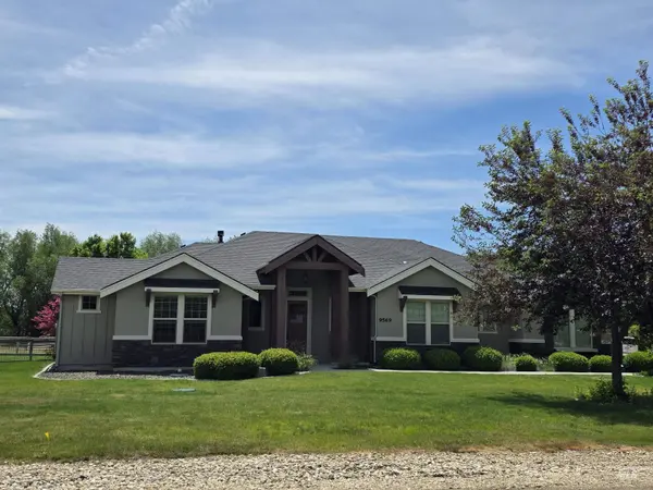 9569 Golden Willow Street, Middleton, ID 83644