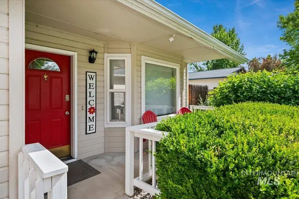 11884 W Driftwood Ct, Boise, ID 83713