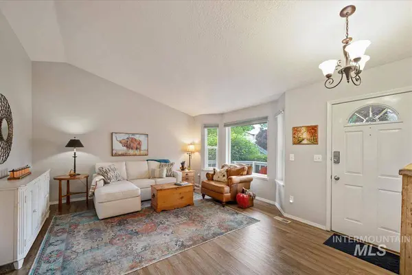 11884 W Driftwood Ct, Boise, ID 83713