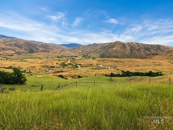 34 Deirdre Dr, Horseshoe Bend, ID 83629