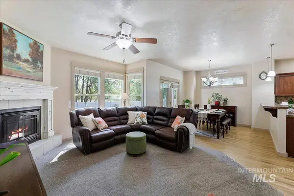 1082 N Powder River Drive, Middleton, ID 83644
