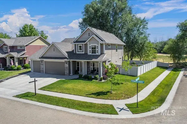 1082 N Powder River Drive