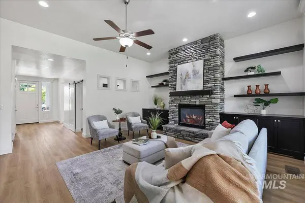 6080 N Keaton Ave, Meridian, ID 83646
