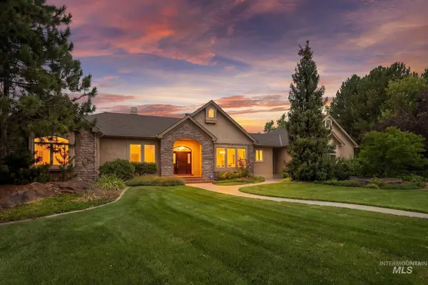 2419 North Sevenoaks Place