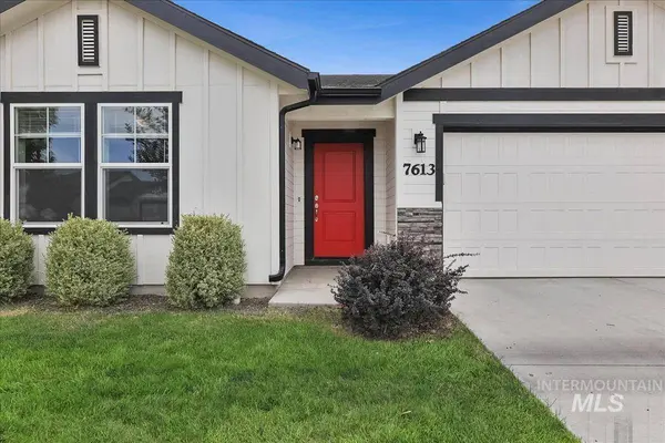 7613 E Iroquois St, Nampa, ID 83687