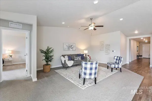 7613 E Iroquois St, Nampa, ID 83687