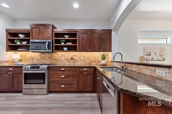 3328 N Sheephorn Ave, Meridian, ID 83646