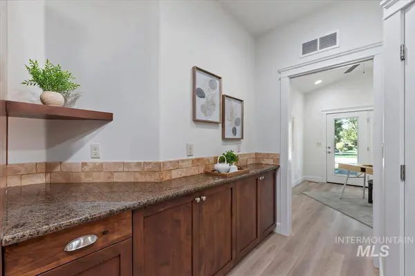 3328 N Sheephorn Ave, Meridian, ID 83646