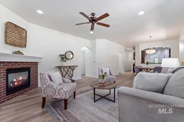 3328 N Sheephorn Ave, Meridian, ID 83646