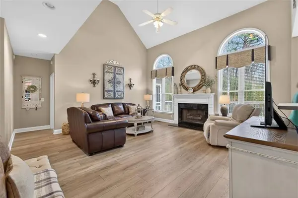 4023 Lost Oak DR, Buford, GA 30519