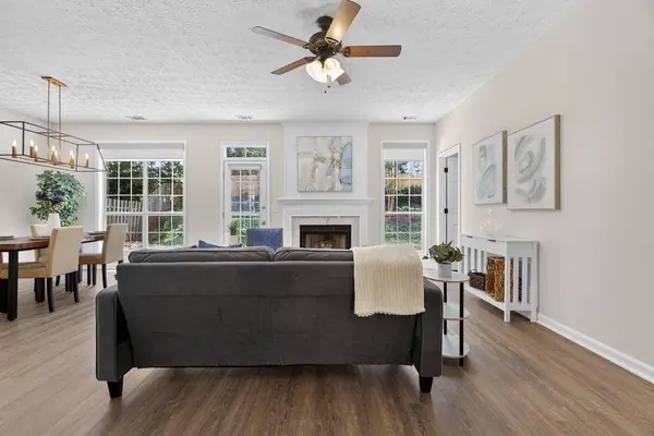 2021 Crestview WAY, Woodstock, GA 30188